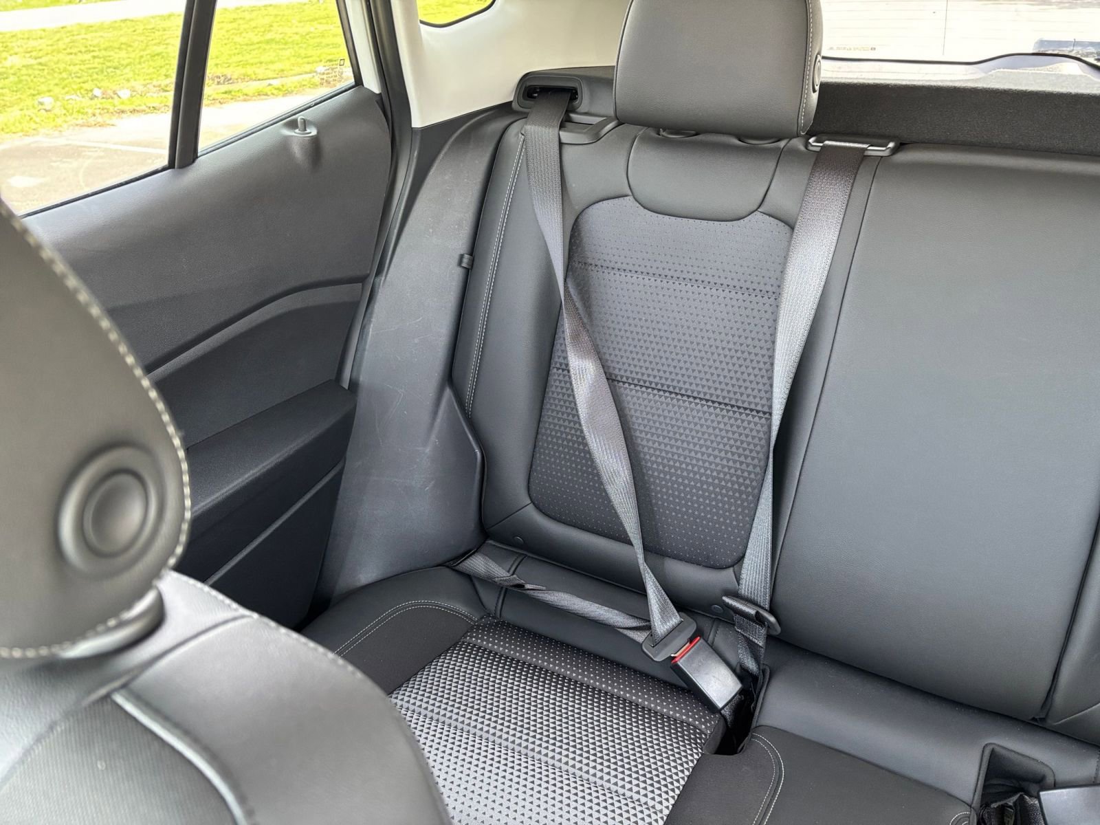 Used 2025 Chevrolet Trax LT w/ LT Convenience Package image 38