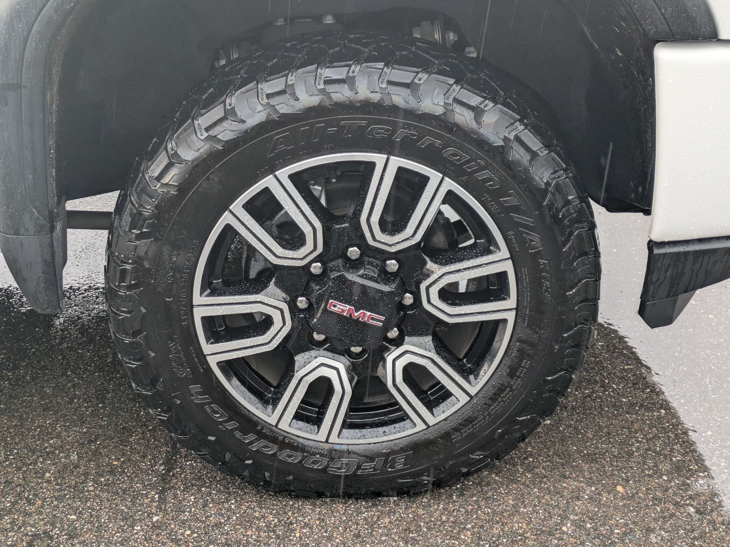 Used 2022 GMC Sierra 2500 AT4 w/ AT4 Premium Plus Package AWD/4WD image 10