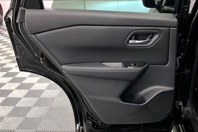 New 2026 Nissan Rogue SV FWD image 31