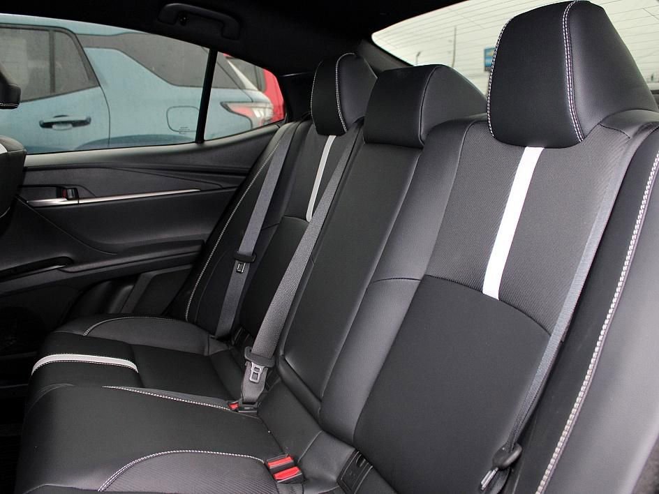 Used 2025 Toyota Camry SE image 26