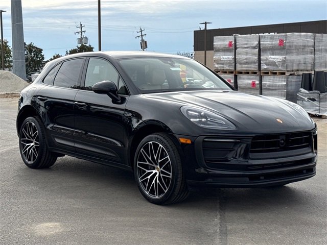 Used 2023 Porsche Macan Turbo image 8