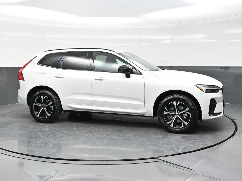New 2026 Volvo XC60 B5 Core AWD/4WD image 8