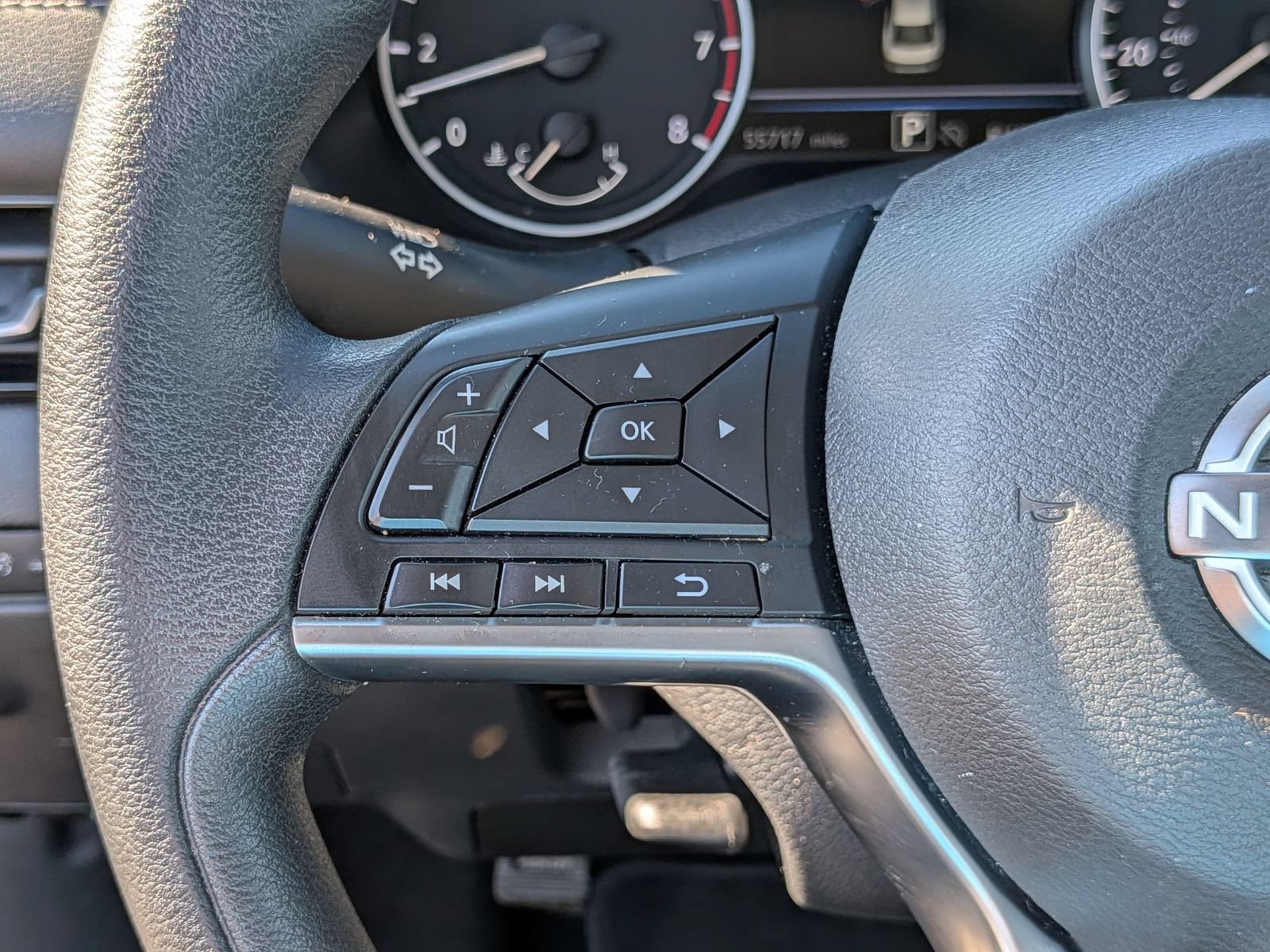 Used 2024 Nissan Sentra SV FWD image 18