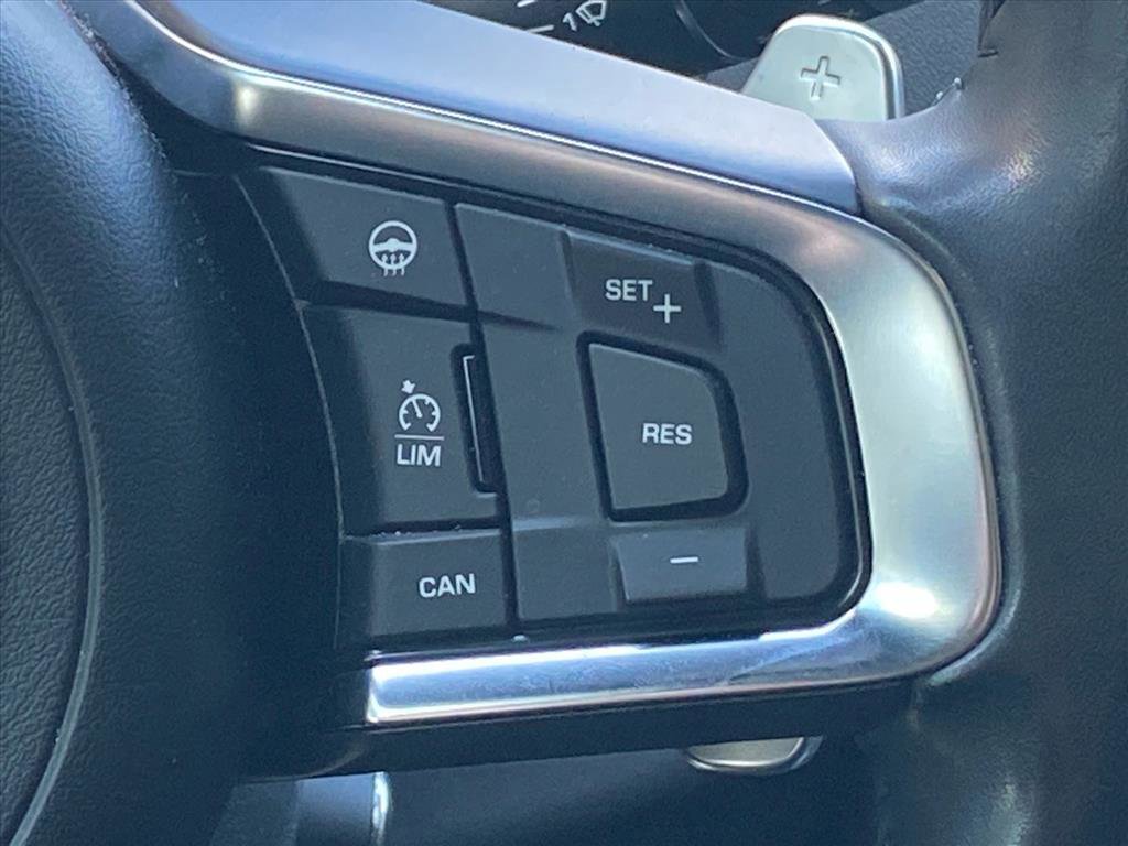 Used 2018 Jaguar F-PACE R-Sport AWD/4WD image 9