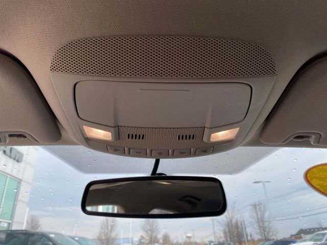 Used 2017 Ford Fusion SE w/ Fusion SE Technology Package image 14