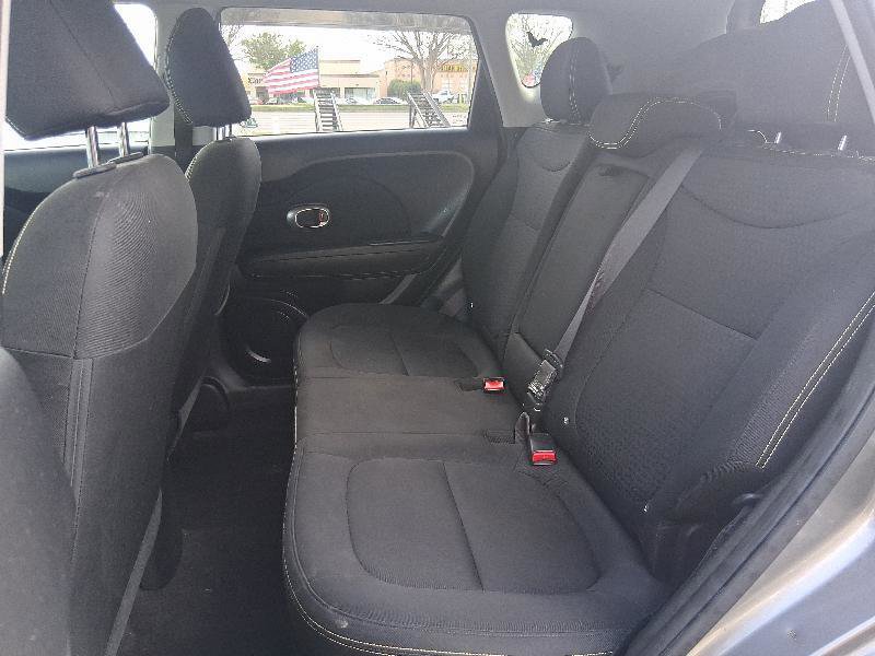 Used 2014 Kia Soul + FWD image 17