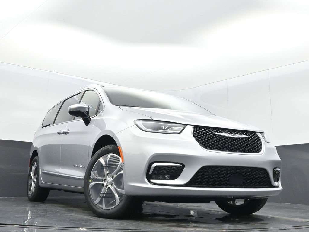 New 2026 Chrysler Pacifica Pinnacle image 32