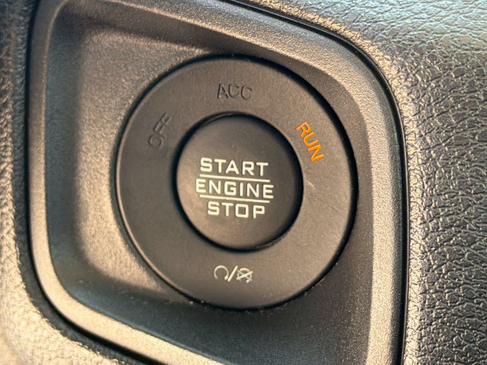 Used 2025 Jeep Wrangler Sport AWD/4WD image 14