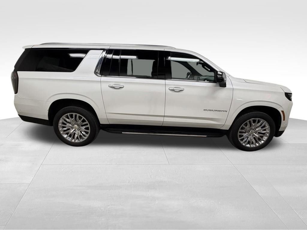 Certified 2025 Chevrolet Suburban Premier AWD/4WD image 10