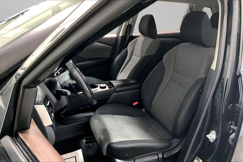 Used 2022 Nissan Rogue S image 21