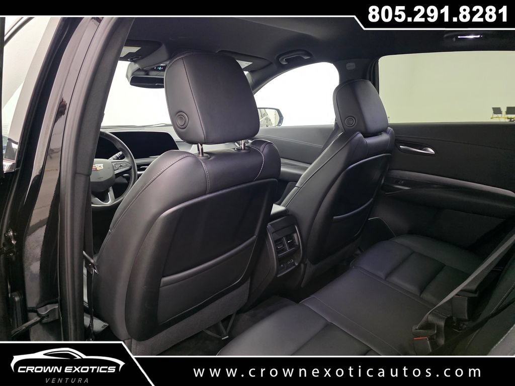 Used 2025 Cadillac XT4 Premium Luxury w/ Cold Weather Package FWD image 15