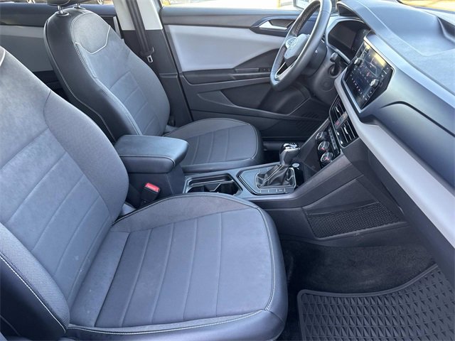 Used 2023 Volkswagen Taos SE w/ Panoramic Sunroof Package image 26