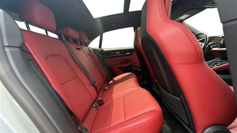 Used 2024 Porsche Macan 4 Electric AWD/4WD image 18