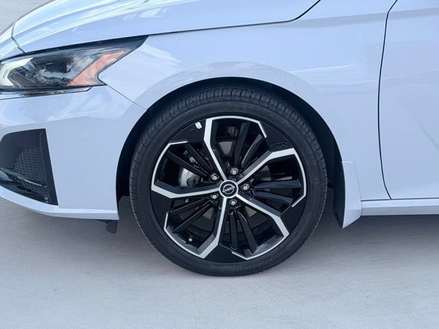 Certified 2025 Nissan Altima 2.5 SR FWD image 33