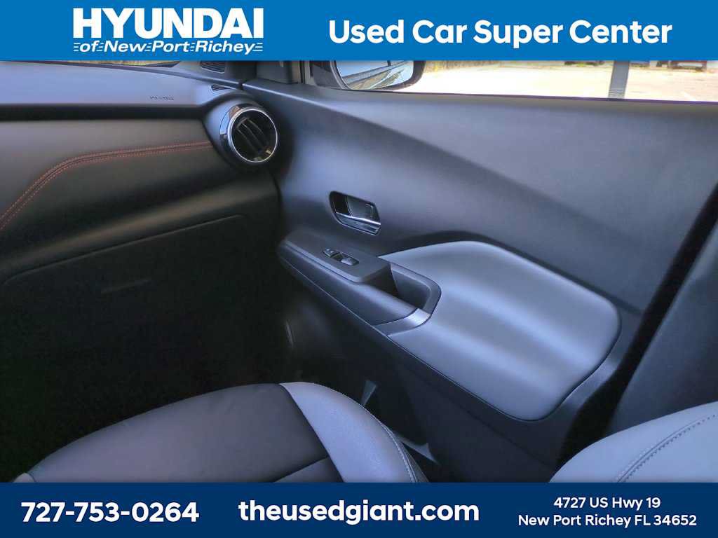 Used 2024 Nissan Kicks SR w/ SR Premium Package FWD image 18