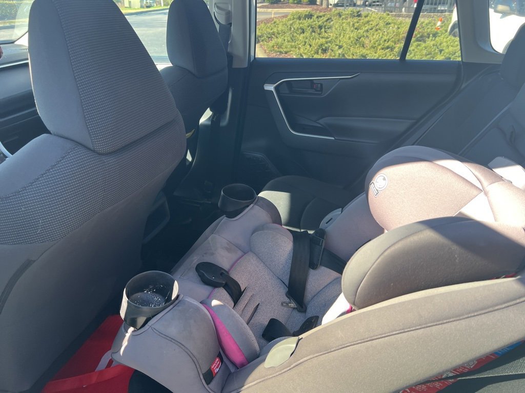 Used 2019 Toyota RAV4 LE image 13