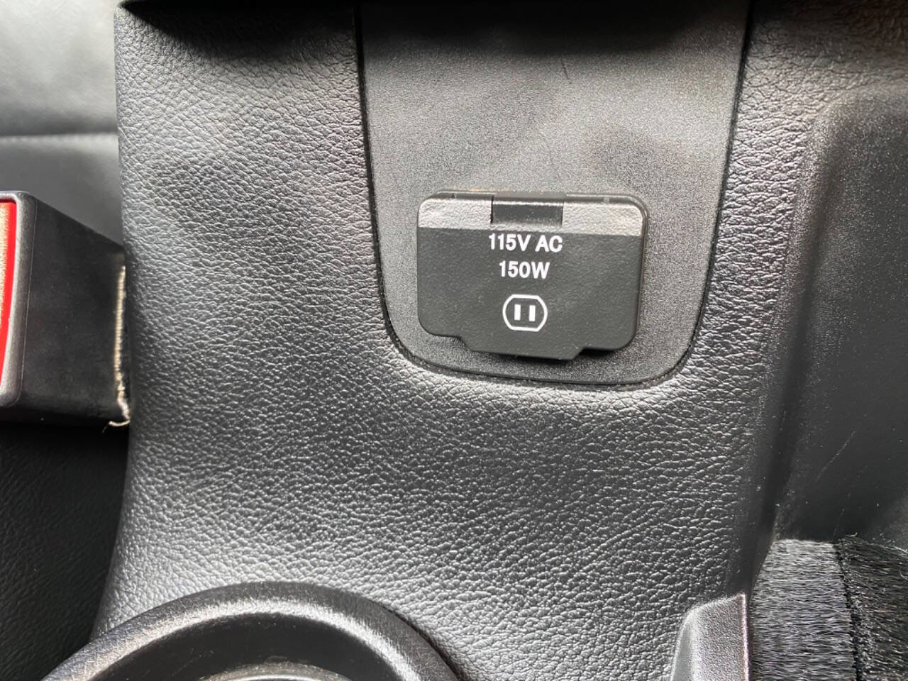 Used 2012 Jeep Wrangler Unlimited Sahara w/ Dual Top Group AWD/4WD image 31
