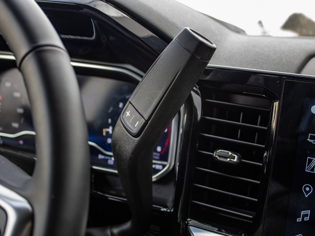 Used 2025 Chevrolet Silverado 2500 LT image 32