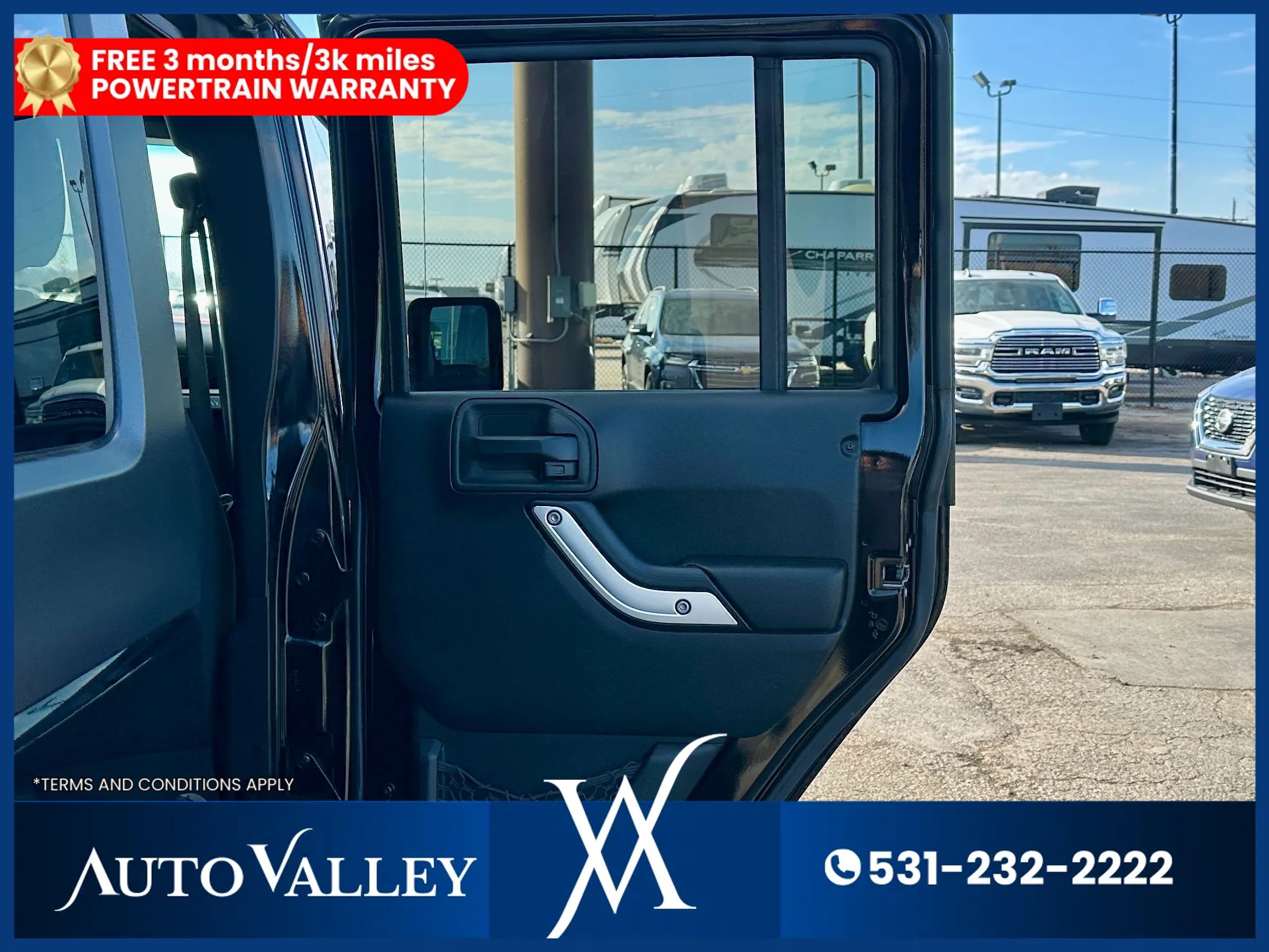 Used 2018 Jeep Wrangler Unlimited Sahara w/ Connectivity Group image 24