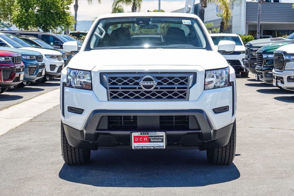 Used 2023 Nissan Frontier SV RWD image 2