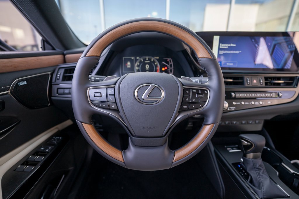 New 2025 Lexus ES 350 Ultra Luxury image 17
