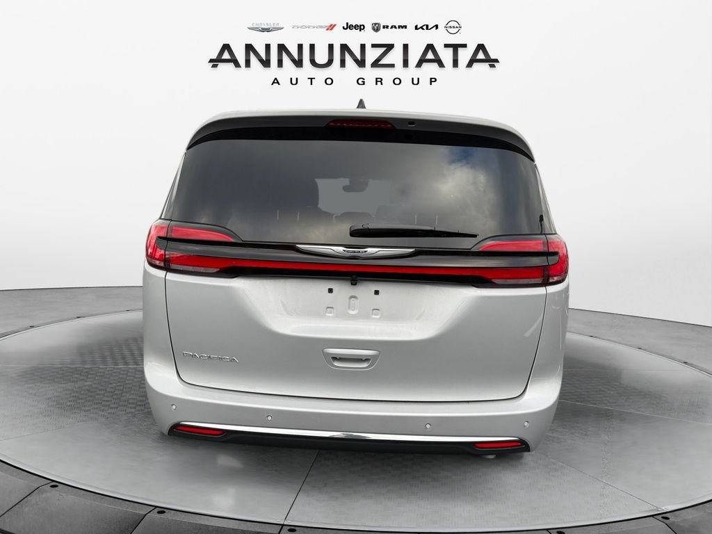 New 2026 Chrysler Pacifica Select FWD image 4