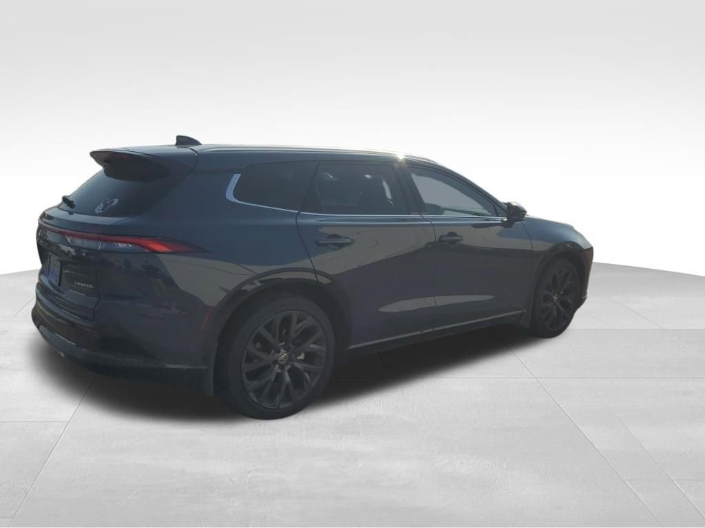 Used 2025 Toyota Crown Signia w/ Advanced Technology Package image 7