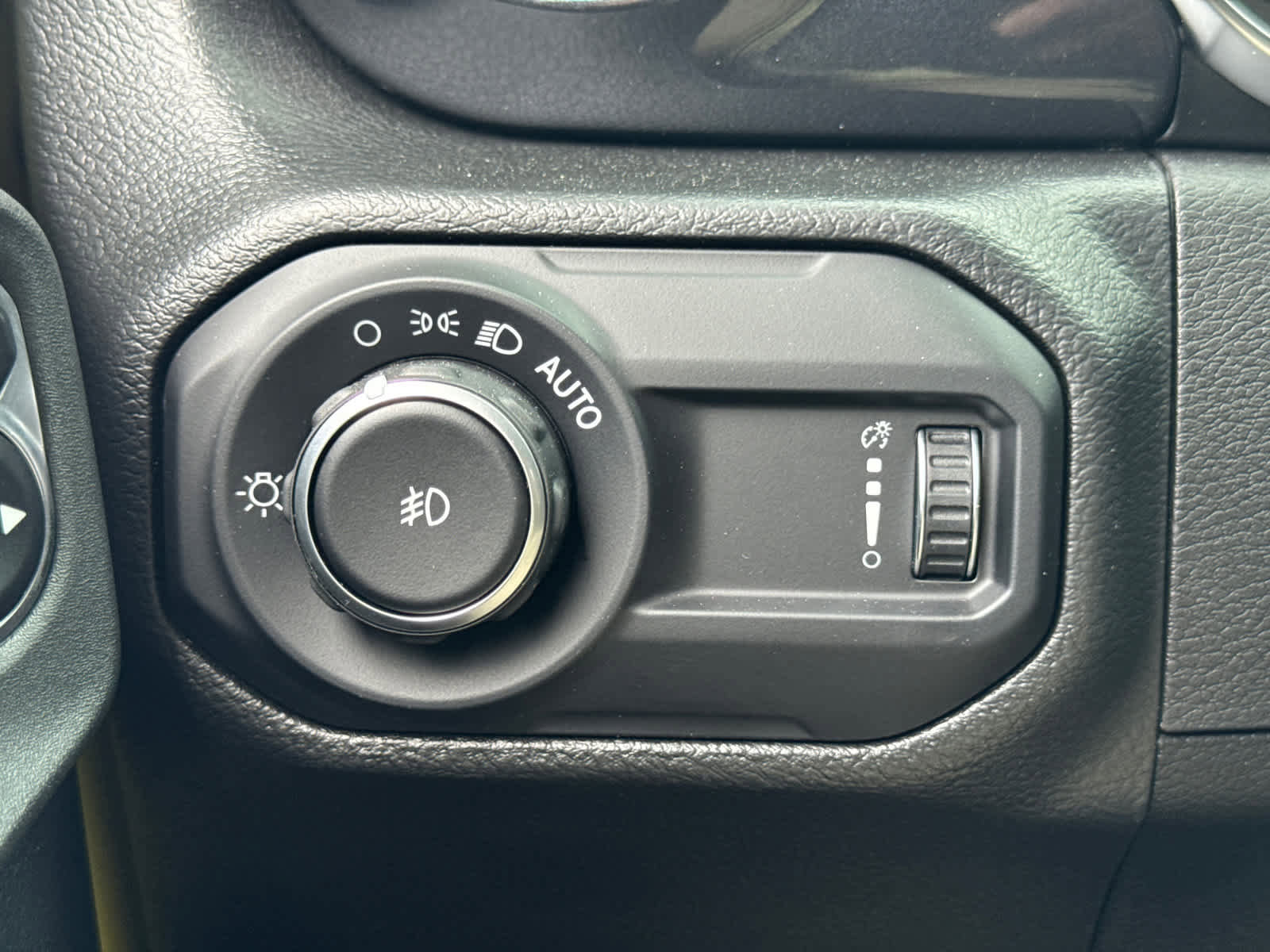 New 2023 Jeep Wrangler Unlimited Sport image 22