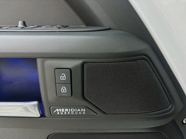 New 2026 Land Rover Defender 110 X-Dynamic SE image 20