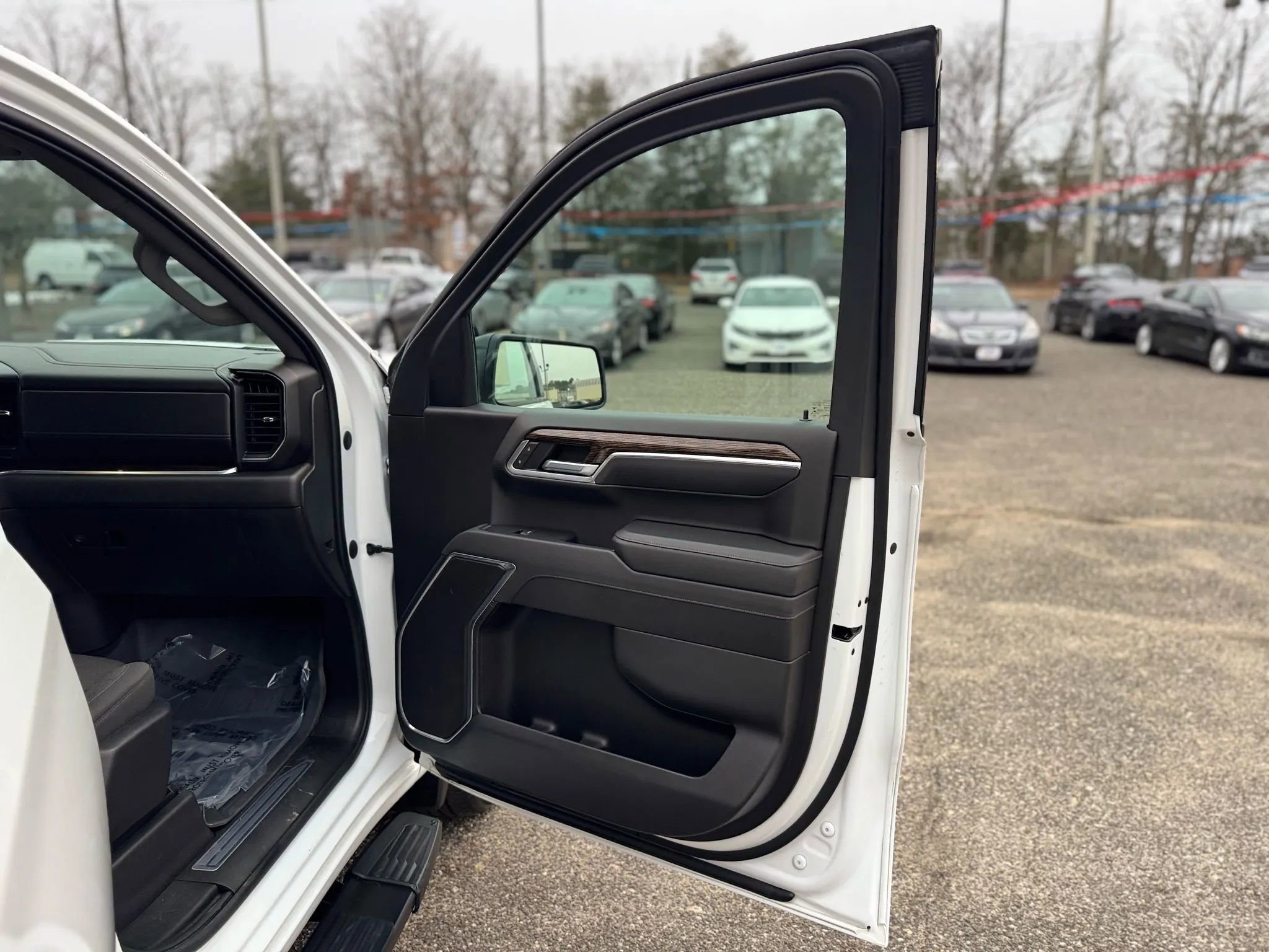 Used 2022 GMC Sierra 1500 Elevation w/ LPO, Elevation Black Package image 23