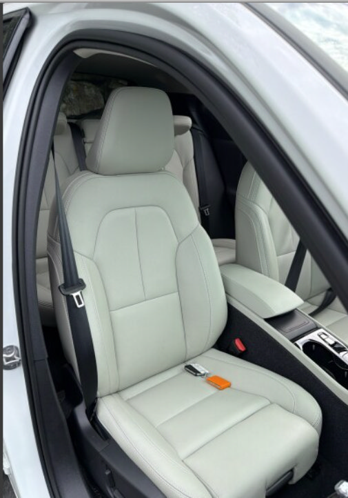 Used 2024 Volvo XC40 B5 Plus w/ Protection Package Premier AWD/4WD image 8