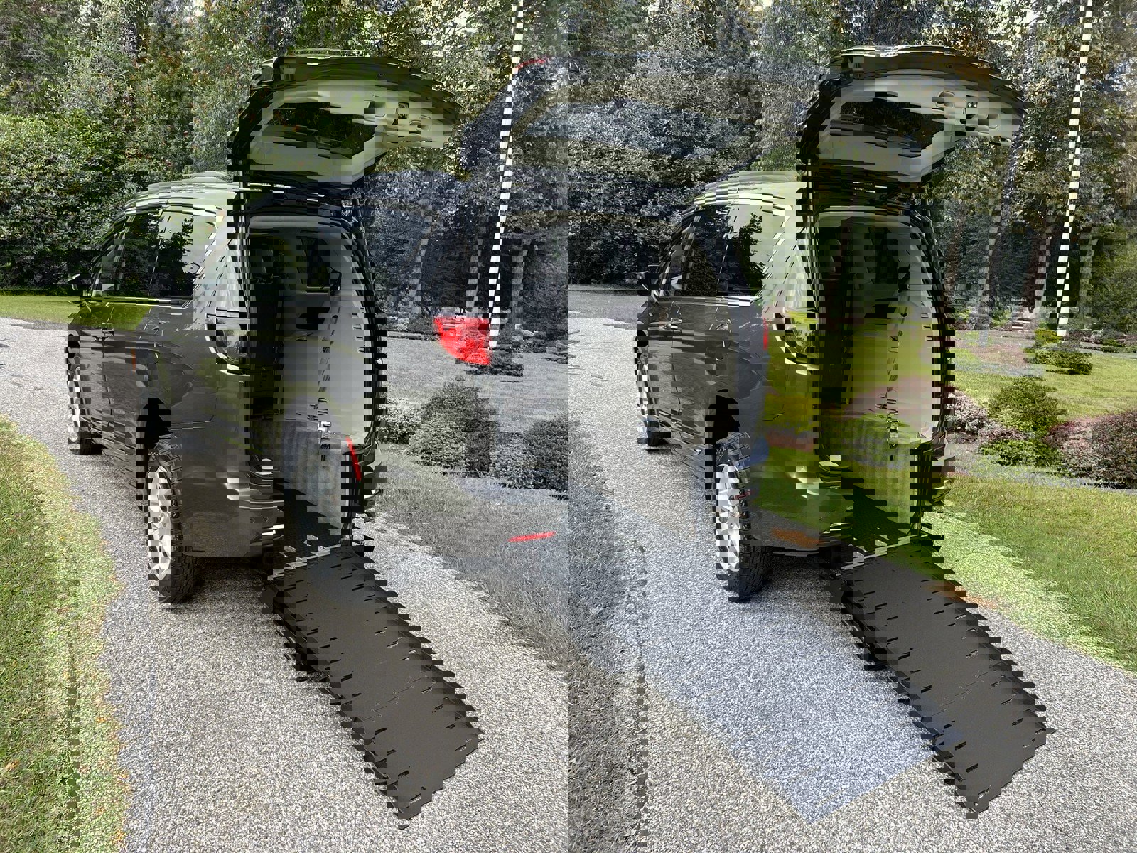 Used 2017 Chrysler Pacifica Touring-L w/ Tire & Wheel Group image 27