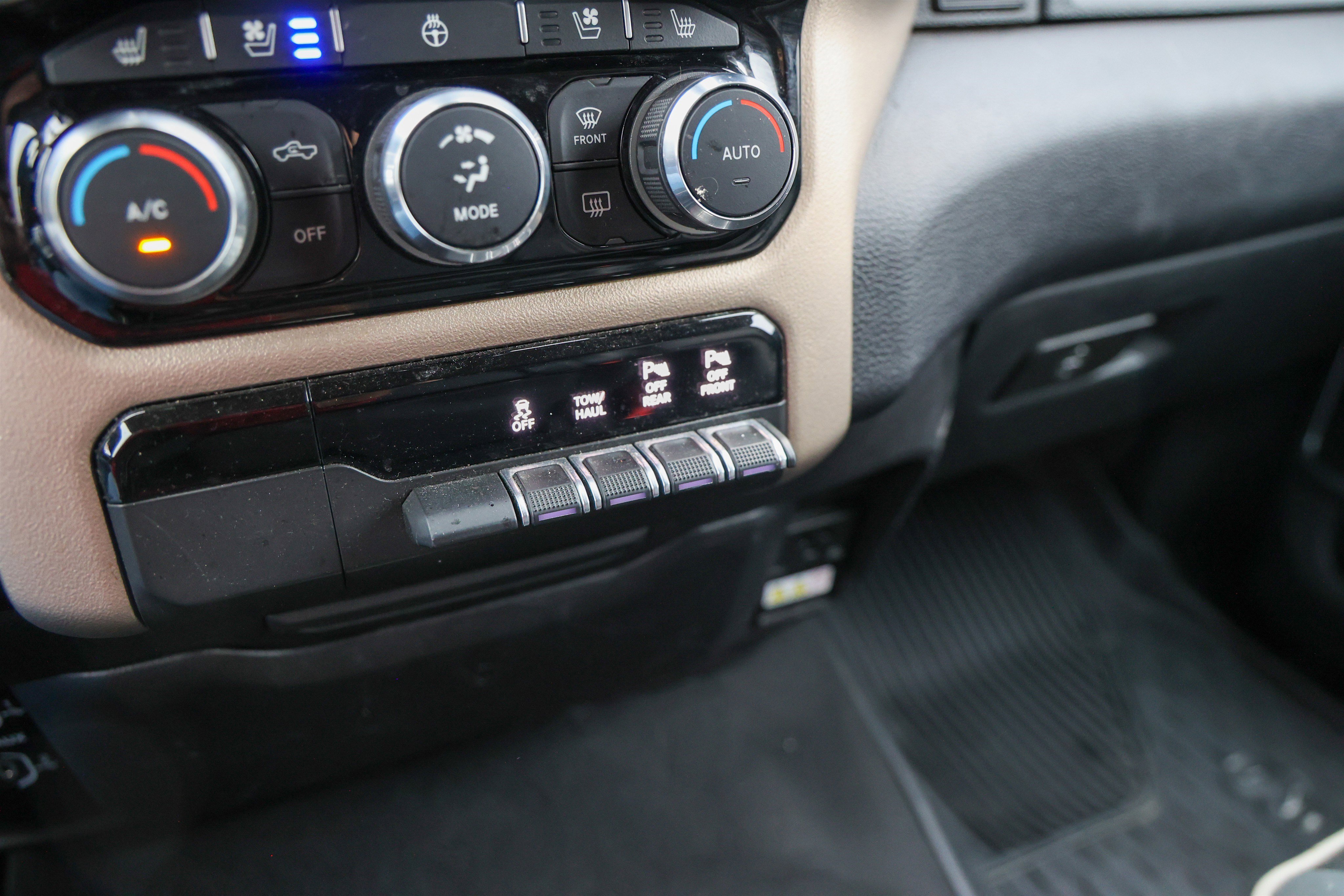 Used 2019 RAM 1500 Laramie AWD/4WD image 28