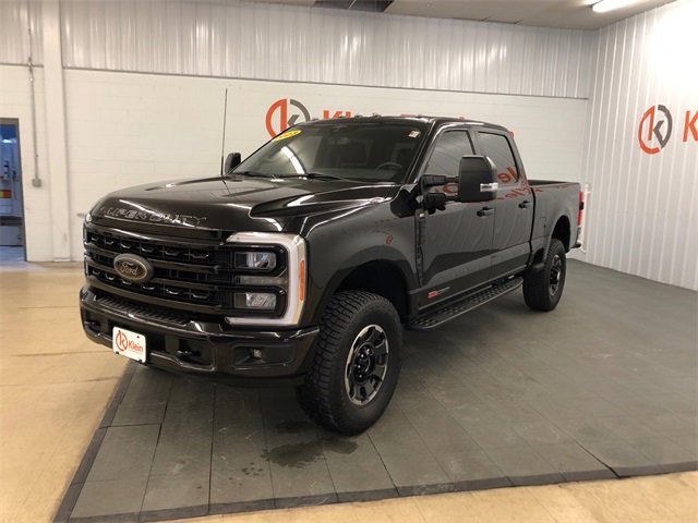 Used 2023 Ford F250 XLT w/ Black Appearance Package image 3