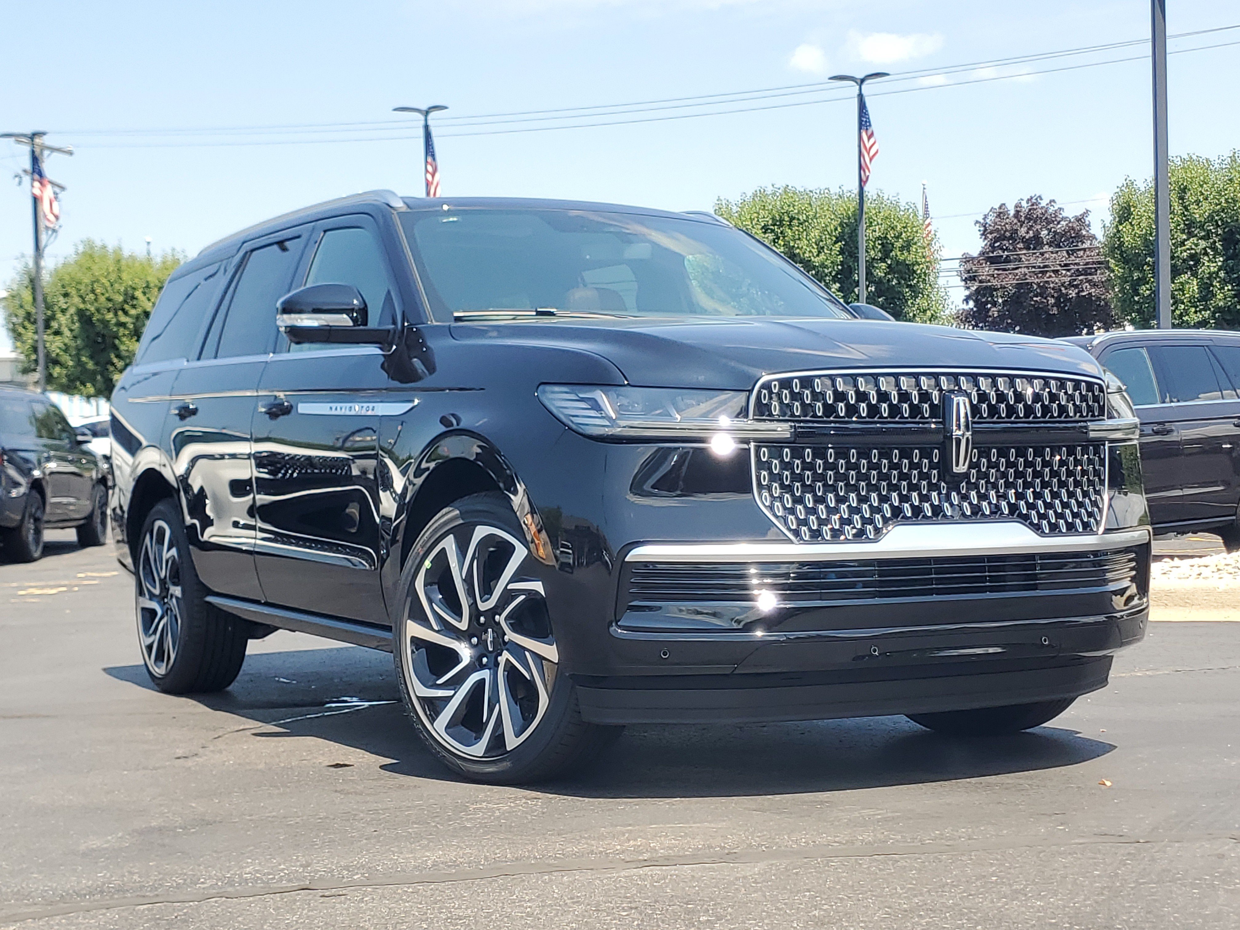 New 2027 Lincoln Navigator Reserve AWD/4WD image 1