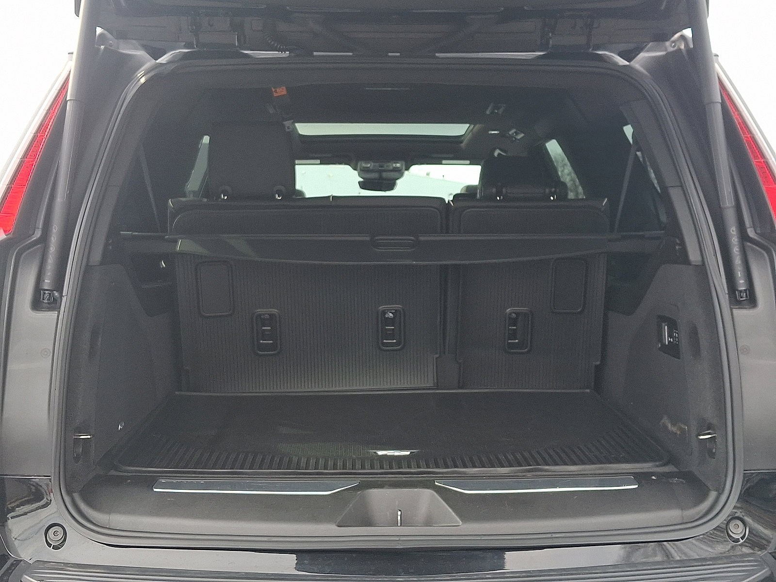 Certified 2022 Cadillac Escalade ESV Sport w/ LPO, ONYX Package AWD/4WD image 24