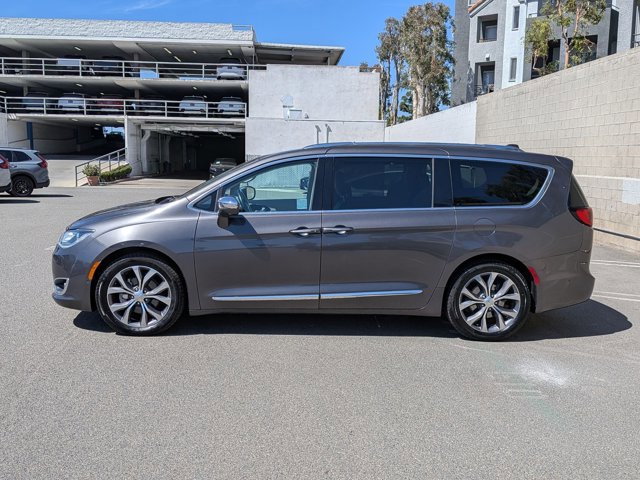 Used 2017 Chrysler Pacifica Limited FWD image 9