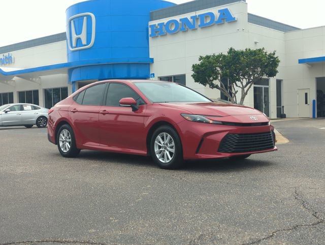 Used 2025 Toyota Camry LE FWD image 2