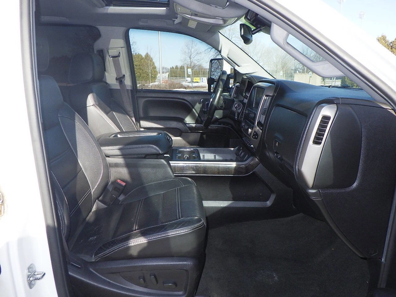 Used 2015 GMC Sierra 3500 Denali image 15