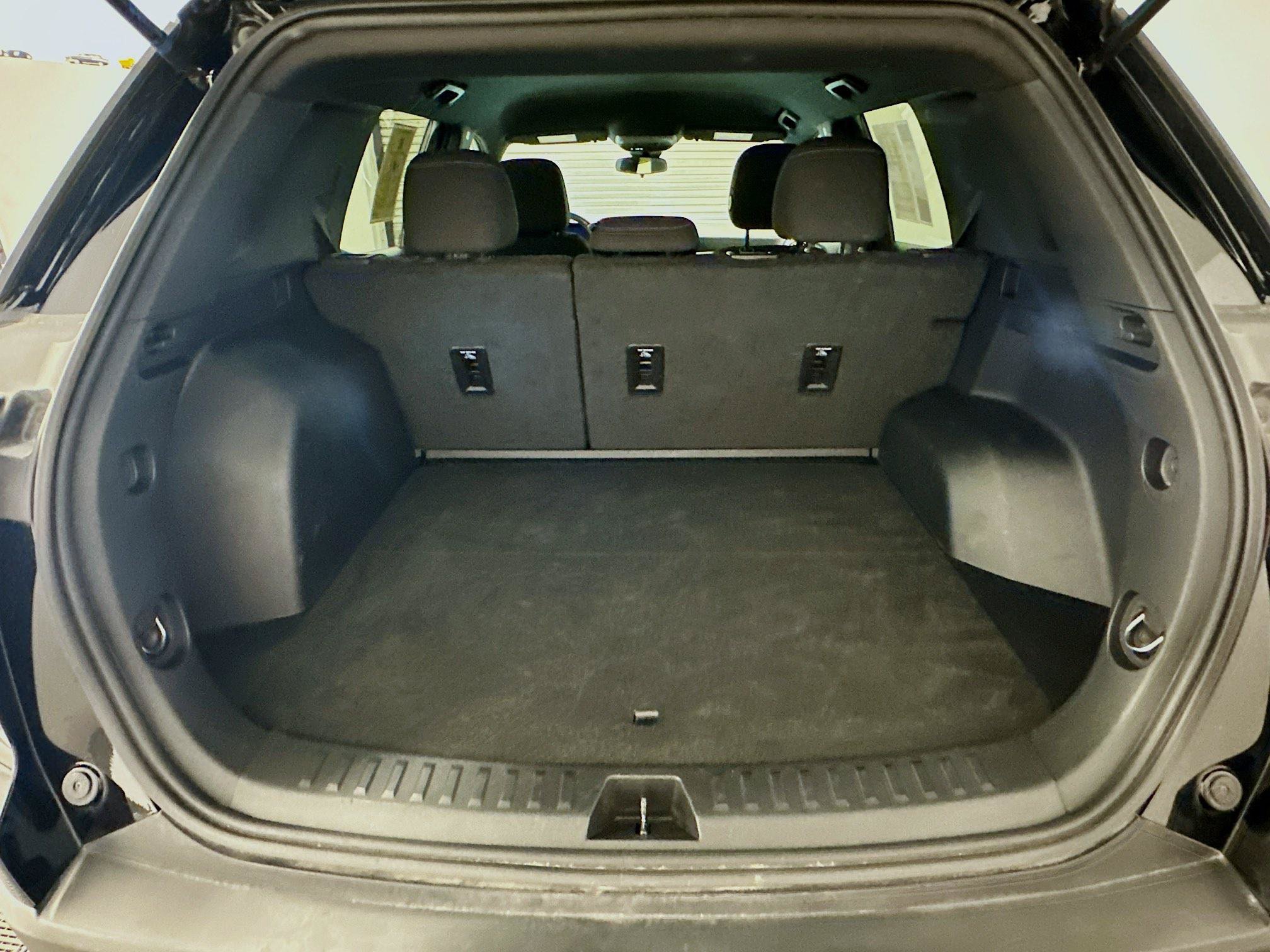 Used 2025 Chevrolet Equinox LT AWD/4WD image 30