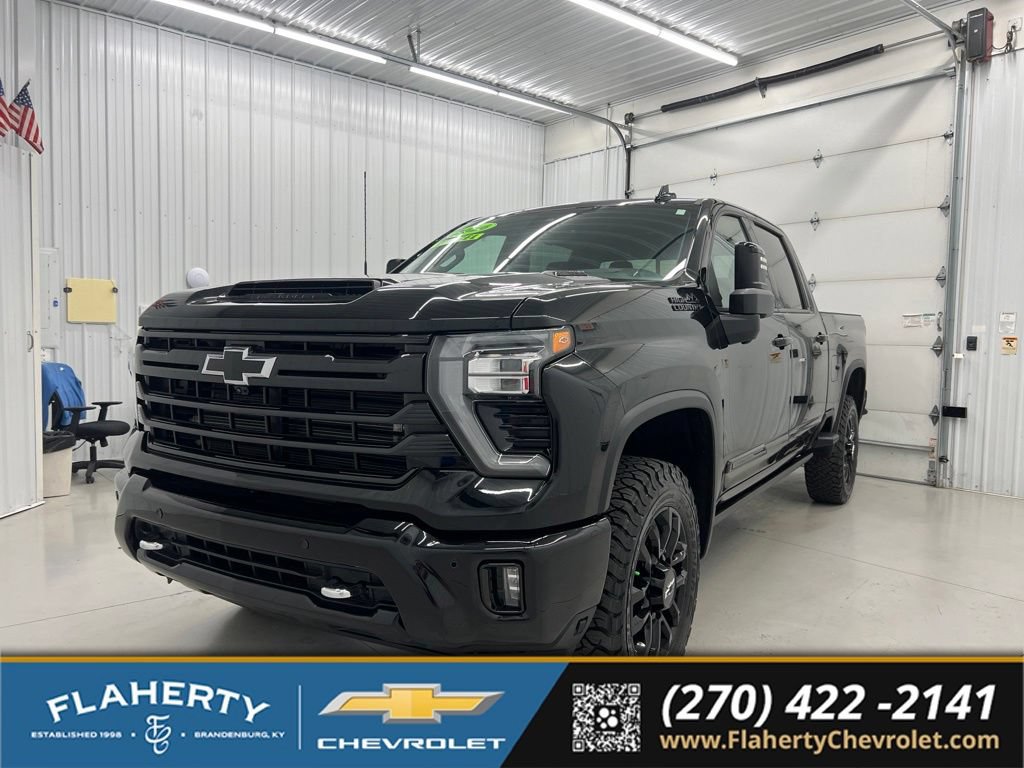 Used 2026 Chevrolet Silverado 2500 High Country w/ Midnight Edition AWD/4WD image 5