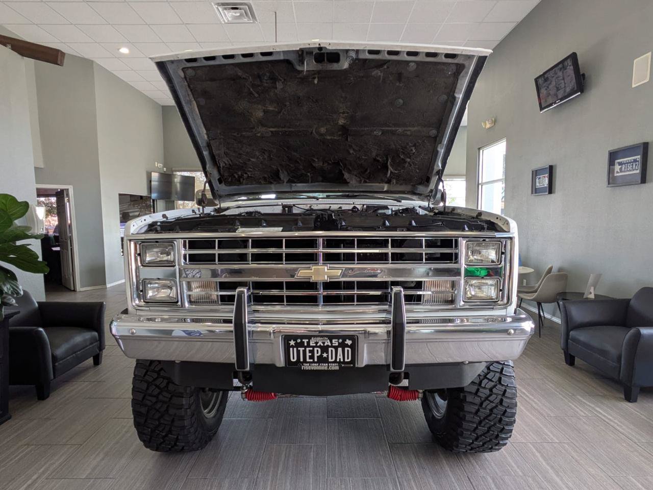 Used 1987 Chevrolet Blazer 4WD image 2