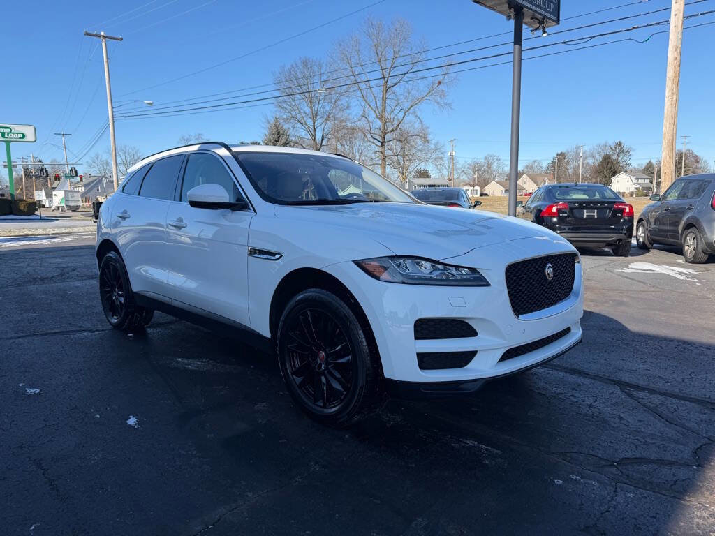 Used 2017 Jaguar F-PACE Prestige image 4
