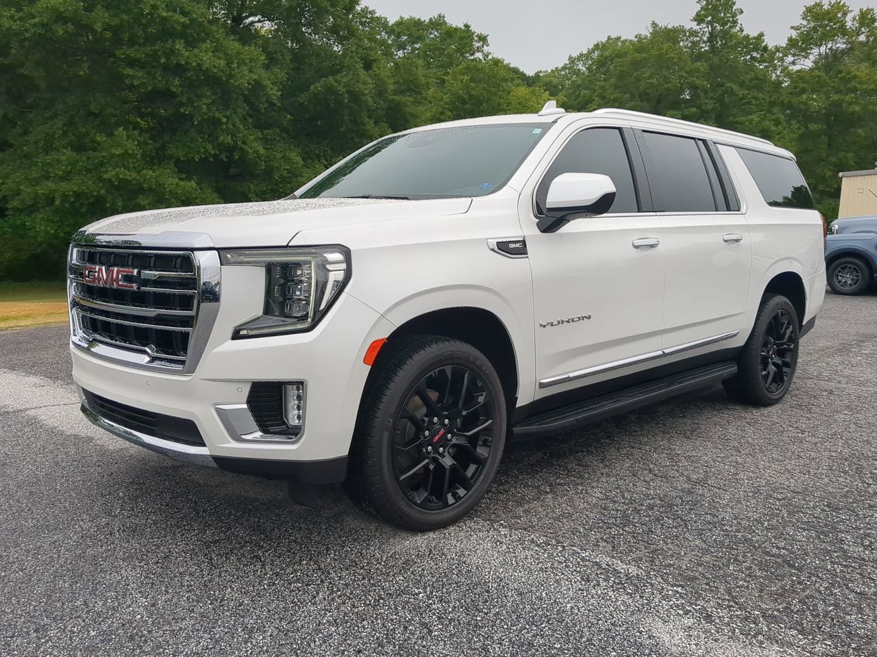 Used 2023 GMC Yukon XL SLT RWD image 6