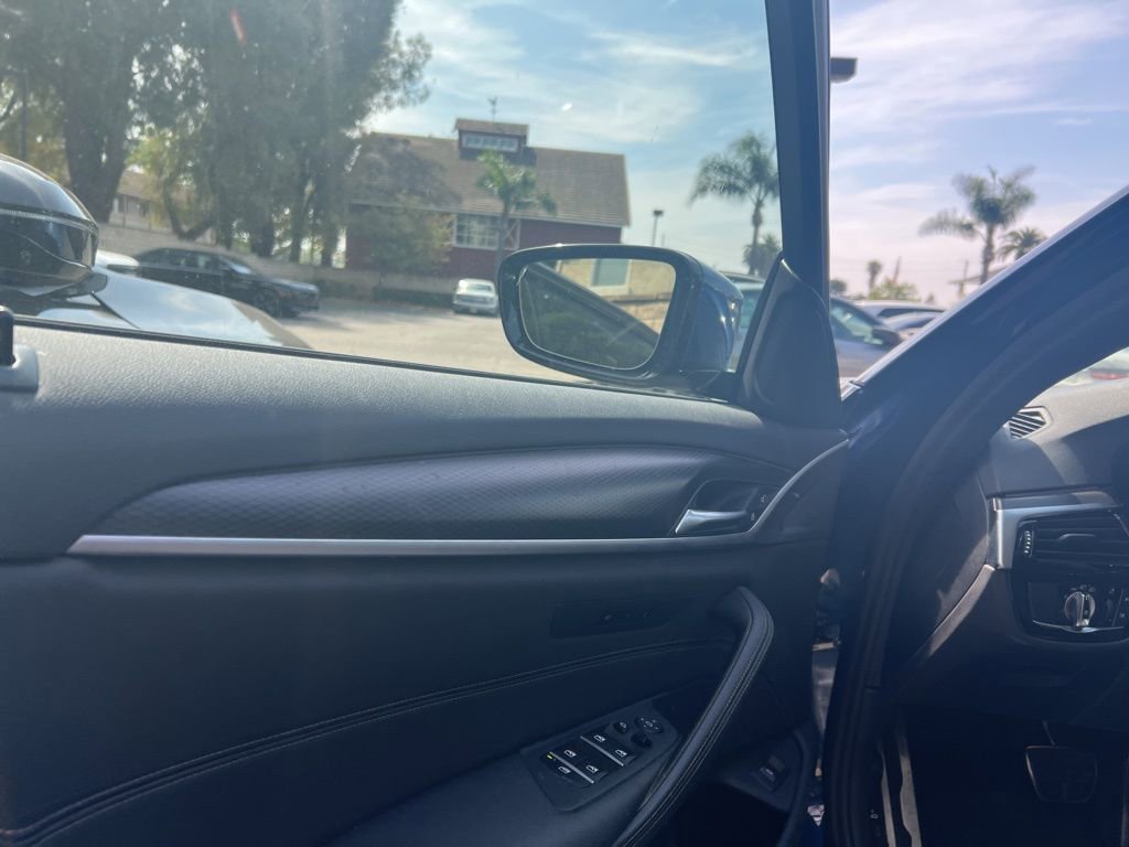 Used 2023 BMW 540i w/ M Sport Package image 13