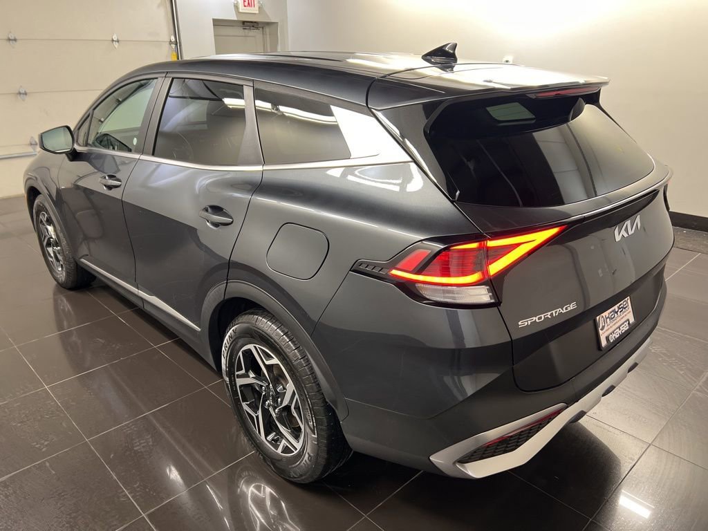 Used 2023 Kia Sportage LX image 4