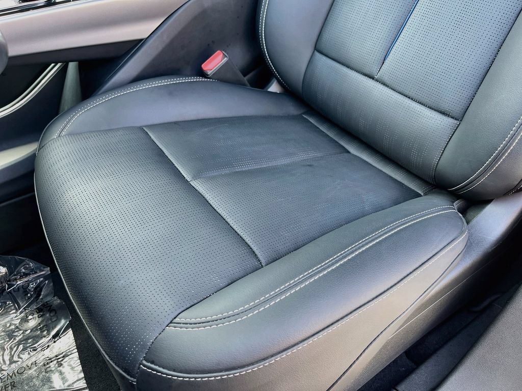 Used 2025 Cadillac Lyriq Luxury AWD/4WD image 20