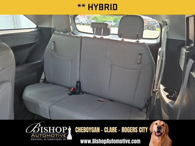 Used 2025 Toyota Sienna XLE FWD image 20