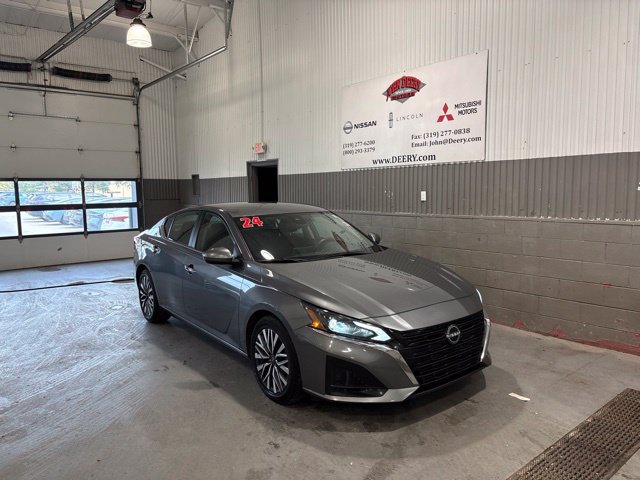 Used 2024 Nissan Altima 2.5 SV FWD image 1