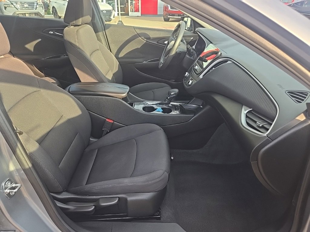 Used 2023 Chevrolet Malibu LT image 24